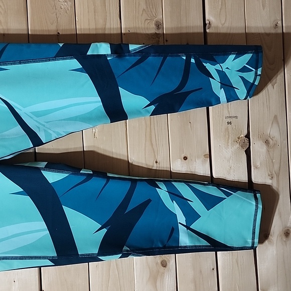 Under Armour Reflect Printed Ankle Leggings Size Large NWT - Picture 2 of 5